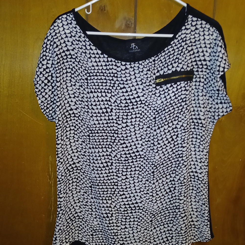 Women's Black and White Patterned Top